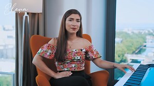 18K views · 41 reactions | Comment chanter les notes graves facilement ? Comment travailler sa voix grave en chant ? Je vous réponds dans cette vidéo !  Le formulaire pour candidater à ton bilan vocal est ici : https://www.elenahurstel.com/questionnaire/ | Elena Hurstel - Mentor Vocal | Facebook