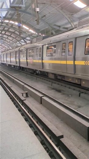 Delhi Metro Station 🚇 | DMRC Travel Experience | Delhi Metro Daily Commute | Public Transport India