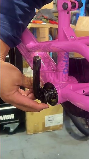 Installation of one piece bottom bracket #kids #kidsbike #install #installation
