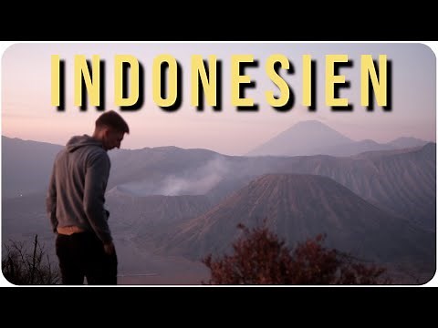 JAVA VLOG • German tourists discover the real Indonesia (they love it!!) English & Bahasa CC