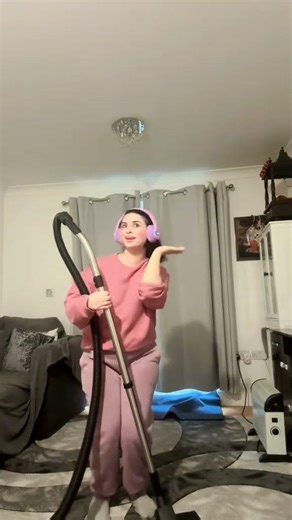 So strange!!! I am so do hooked on to this song😆😆. Even cleaning is so entertaining.#goodvibes