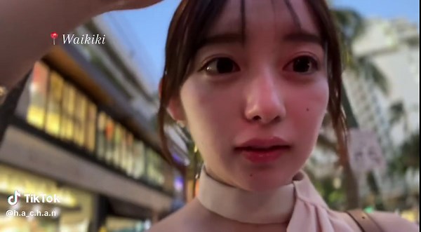 夜のワイキキでの特別な瞬間