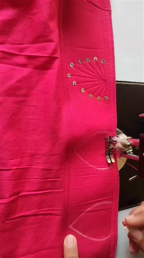 Shashi designs on Instagram: "Latest mohri design 😊🥰 डिजाइन कैसा लगा प्लीज सभी कोमेंट करके बताएं.. 🤗 My YouTube channel (Shashi designs) #shashidesigns #shashidesigns #shashidesigns #cuttingandstitching #sewing #newneckdesign #newneckdesign2022 #mohri #mohridesigns #beautifulsleeves #beautifulneckdesign #pantdesign #plazodesign #kundalibhagya #kurtidesign2022 #instagrampostdesign #instagramreels #insatgrampost #salwarsuits #salwardesigns #pantdesign #palzodesign #indanfashionshow #exapler #ex