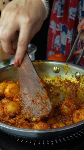 Dum Aloo Recipe | Spicy Potato Curry in 10 Minutes 😋 #shorts