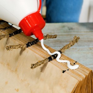 33M views · 228K reactions | Hand-crafted vintage notebook made of leather in an ancient technique | 5-Minute Crafts Men | Facebook