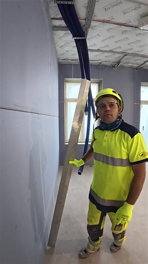 Відео користувача Монтаж по Фински (@motaj_po_finski) з композицією «оригинальный звук - Монтаж по Фински»