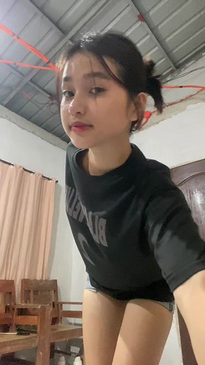 Girls Dance Group Trending on TikTok