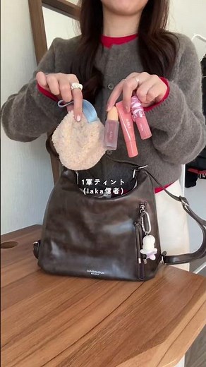 これ、ちょっとすごい。一瞬でリュックになる。ポケットが多くて全部ちゃんと使える。#バッグ#2wayバング#リュック#ショルダーバッグ#バッグの中身紹介