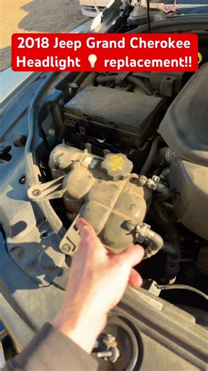 💥💡 2018 Jeep Grand Cherokee Headlight Bulb Replacement #automobile #mechanic #diy