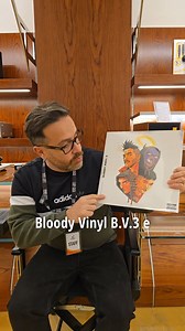 🎧 BLOODY VINYL È TORNATO! 🎧 SLAIT, THA SUPREME, LOW KIDD e YOUNG MILES sono pronti a farci vivere un'esperienza unica: BV3 è finalmente fuori il 2 ottobre! 🔥 💿 25 artisti della scena urban italiana e internazionale si uniscono nel terzo capitolo di una saga iconica. Un mix di ricerca, innovazione e rivoluzione che porta l’attitudine Bloody Vinyl a un nuovo livello. Da un’idea di SLAIT, insieme a tre dei producer più richiesti del momento, nasce un progetto dove non esistono vincoli o schemi: