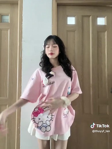 Trendy Hello Kitty Fashion for Summer