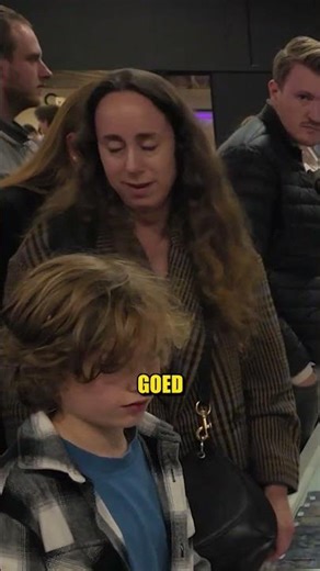 JONGEN spaart 151 Pokémon.. en STEM KWIJT?! #pokemon #vendorpov #shorts