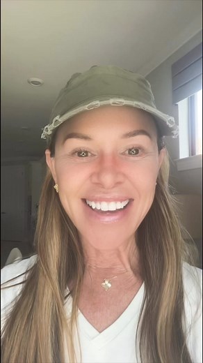 🙏🙏Thank you for all the amazing feedback about my New Podcast "Michelle Phillips Beauty and Beyond”! 🎙️My mission is to revolutionize your beauty and confidence journey 🌟 If you’re seeking holistic approaches to aging, or simply intrigued by the intersection of medicine and wellness, my first episode is not to be missed. (The Link is in my BIO)Tune in to discover the keys to unlocking vitality and longevity, and join us on this empowering journey towards beauty and self-confidence. 💖If you 