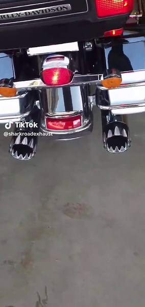 5.0 Inch Shark Road Slip-Ons for 2010 Harley Electra Glide