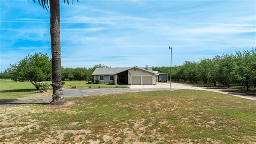 22082 Oleander Ave, Manteca, CA 95337 - MLS 226036726 - Coldwell Banker