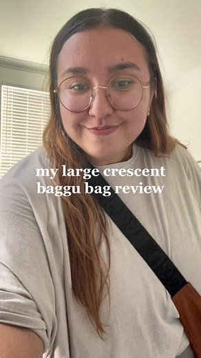 Review of Baggu Large Crescent Bag