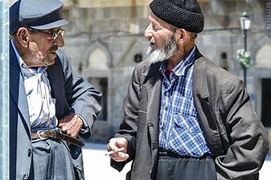 7 Contoh Dialog Asking and Giving Opinion, Lengkap dengan Artinya - Sonora.id