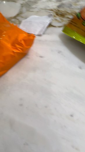 正豪 陳 | 我老婆最近買的東西，我越來越問號了？ 買紙不去書局？蝦皮買…看來是死亡筆記本之類的東西🤔 買紙$58 運費$65 ….. | Instagram