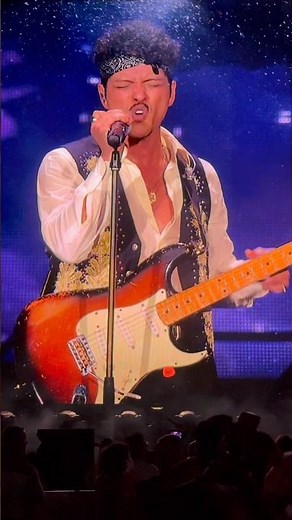 Bruno Mars playing 'Die With A Smile' live on instruments in a stadium is pure magic 🎹🎸