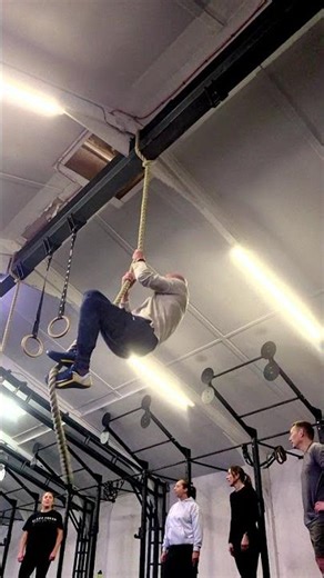 Good rope climb drills today - Every 90secs 2 rope climbs #crossfit #crossfitlife #ropeclimb #hwpo