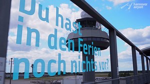 Urlaubszeit im Norden - und Du bleibst zu Hause? Am HAJ kann man mehr als starten und landen.✈️ In der Erlebniswelt Hannover Airport verbringst Du einen aufregenden Ferientag.🤗 Alle Infos auf: www.hannover-airport.de/erlebnis. | Hannover Airport