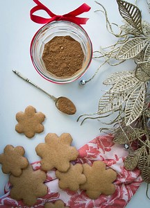 Healthy Gingerbread (and a spice mix to gift) ⎮ Well Nourished