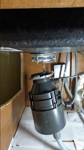 Easiest way to install a garbage disposal ⛓️🏗️#plumbing #plumber #asmr #diy