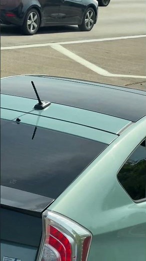 Never knew Toyota prius had solar panels on the roof