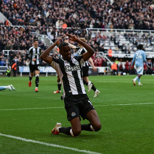Two goals in two minutes for Alex Isak! ⚡️ | Newcastle United