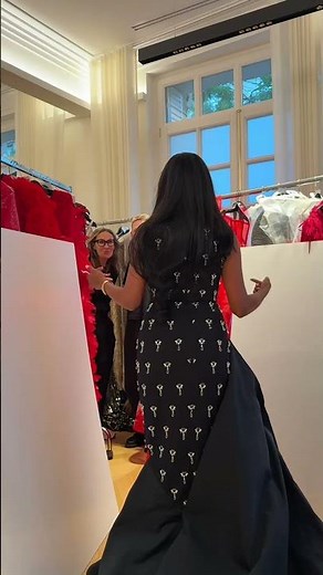 L’Oréal Paris Le Défilé fitting✨ picked out the perfect dress🖤 Paris #pfw2025 #fashionweek