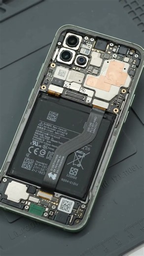 How to Open an iPhone Without Scratching It! 📱🛠️