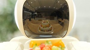 ＼今日はASIMOの20歳の誕生日🎉／ ASIMOが歩んできた20年。 その軌跡をまとめた20周年記念ムービーを作成しました🎥 ASIMOの活躍をぜひご覧ください。 さらに！ ASIMOの誕生日を記念してASIMOクイズです🤔 【 Q： ASIMOが20年かけて歩いてきた距離は合計何キロメートルでしょうか？ 】 ヒントは東京からヘルシンキくらいの距離です！ 答えは20周年記念サイトをご覧ください😊 ▼ASIMO 20周年記念サイト http://spr.ly/6186GhJln | Honda 本田技研工業