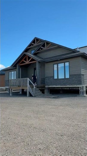 Touring a 4 Section Modular Home that’s 2 Storeys!! #hometour