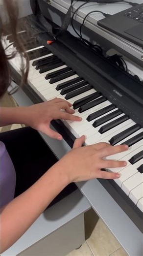 Soft Mozart Lebanon Rachelle playing D minor short arpeggios