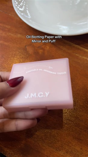 Oil Blotting Paper with Mirror and Puff Review