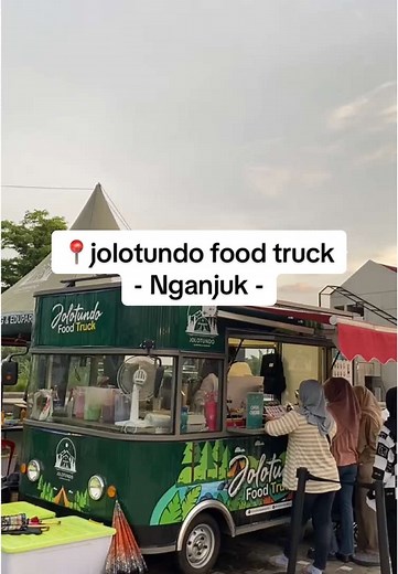 Jolotundo Food Truck: Tempat Nongkrong Asyik di Nganjuk