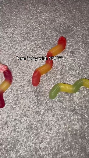 pov: your not fully plain and your not fully fuzzy so you don’t fit in😣😞🥺😩 #fyp #fizz #plain #sweets #sad #heartbreaking #getthisonfyp #foryou #hi