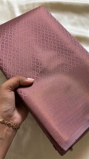 Kriya boutique ✨ on Instagram: "Price:1299 plus shipping brocade soft silk Limited stock. Grab yours now! 💖 Dispatch time 2 working days Delivery min of 3 workings days to max of 7 From dispatch #kriyaboutique #saree #sareelove #sareefashion #sareeindia brocades semibanarasisaree kanchipuram kanchipattu kanchipattu silksarees kuberapattusarees silk"