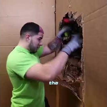 Escape the 100-Layer Cardboard Cell Using Scissors#challenge #varietyshow