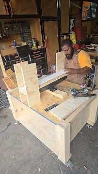 I Used a Car Jack to Make My Workbench Adjustable! 😲