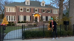 17K views · 544 reactions | Played the Home Alone Theme song in front of the Home Alone House in Winnetka! :) | Justin Ward | Facebook