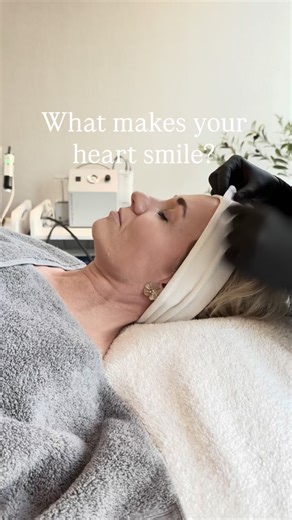 Liggend op die behandeltafel, ingestopt in een dekentje, elektrische denken op standje 10掠, terwijl iemand anders mijn huidproblemen wegwerkt?! Wie wil dat nou niet | Priscilla Meijer | Facebook