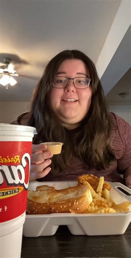 3K views · 35 reactions | Gigis cupcakes review coming later today #raisingcanes #canes #canessauce #coleslaw #chicken #chickentenders #chickenstrips #texastoast #fries #hic #hotsauce #Foodie #fyp #food #eating #mukbang @Raising Cane's #wwfoodie #sanantonio #caneschickenfingers #review #foodreview #foodcritic | Shirinjka | Facebook