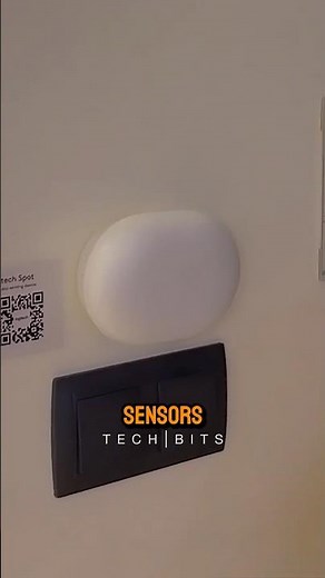 The weird Logitech tracking device 🤨