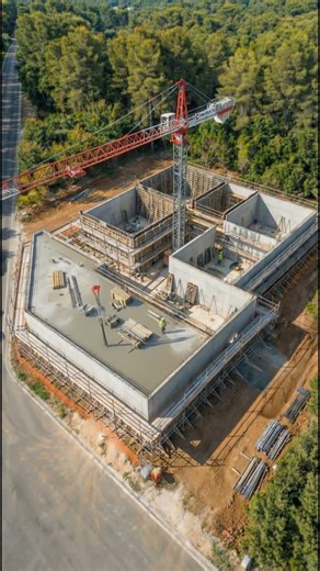 Luxury Villa Built in 30 Seconds