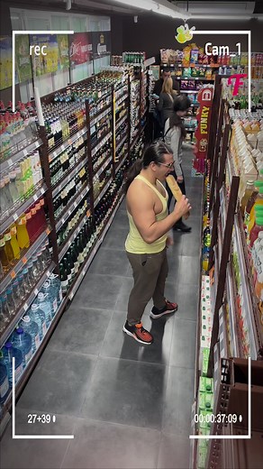 El deportista creó una distracción del panecillo mordido 💪🏻😅 #FabiosaExperiment #Fabiosa #presumir #divertido #SeguridadImágenes | Fabiosa Familia