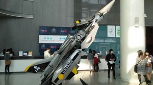Check this fully transforming superscale VF-1S created by Sun Shinquan. | Robotech