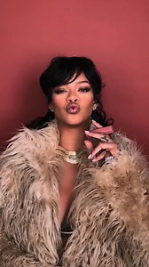 1.1M views · 26K reactions | It giving very “let me cover your stix in glitter” (mom jokes gettin more outta hand by the day) #GlossBombShimmerStix ✨ our glossy lipstick, now comes loaded with multidimensional shimmer and lip loving ingredients to lock in moisture for up to 8 hours. available now at Sephora, Ulta Beauty & fentybeauty.com. | Rihanna | Facebook