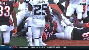 Andy Dalton drives through goal-line pileup for late TD