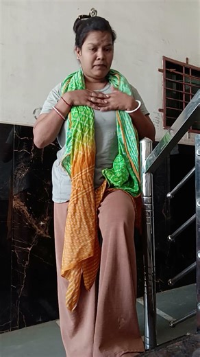 A disabled duckling help his friend🐥 #duckrescue #cuteanimals